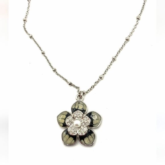 NWOT Lia Sophia "Jasmine" Cut Crystal & Resin flower necklace - Picture 2 of 6